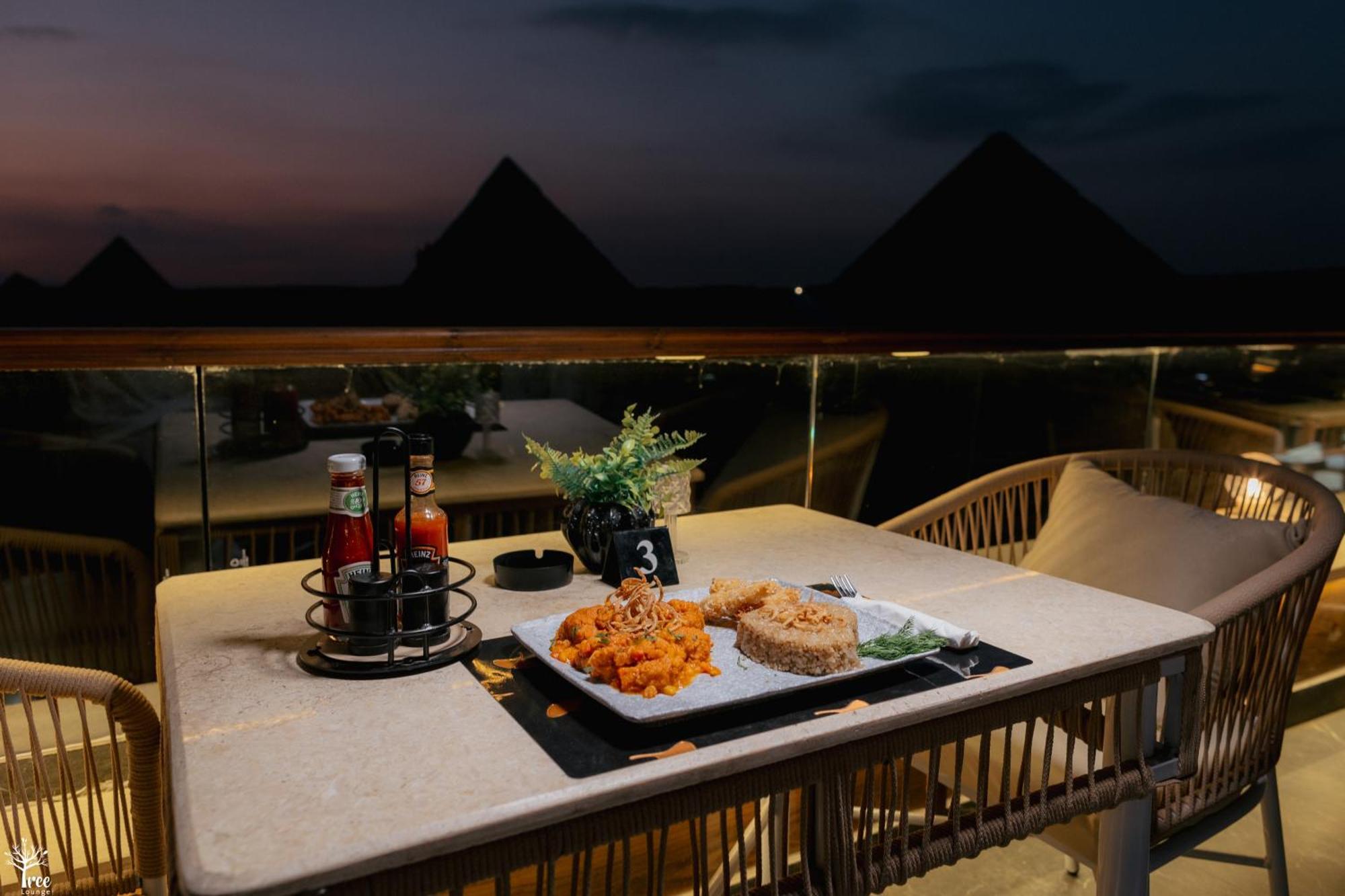 Shadow Pyramids Suites And Jacuzzi Kafrat al Jabal Exterior photo