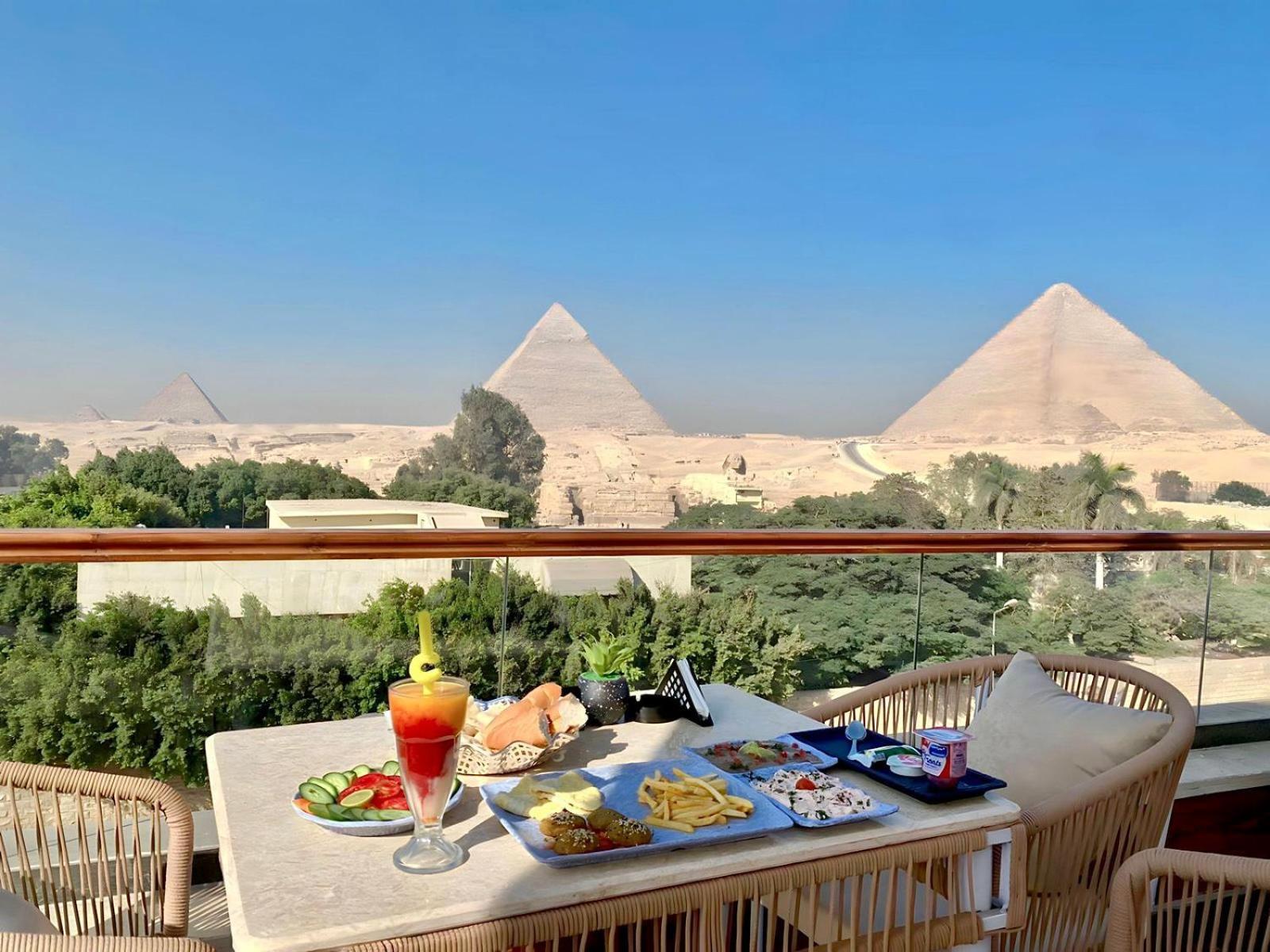 Shadow Pyramids Suites And Jacuzzi Kafrat al Jabal Exterior photo