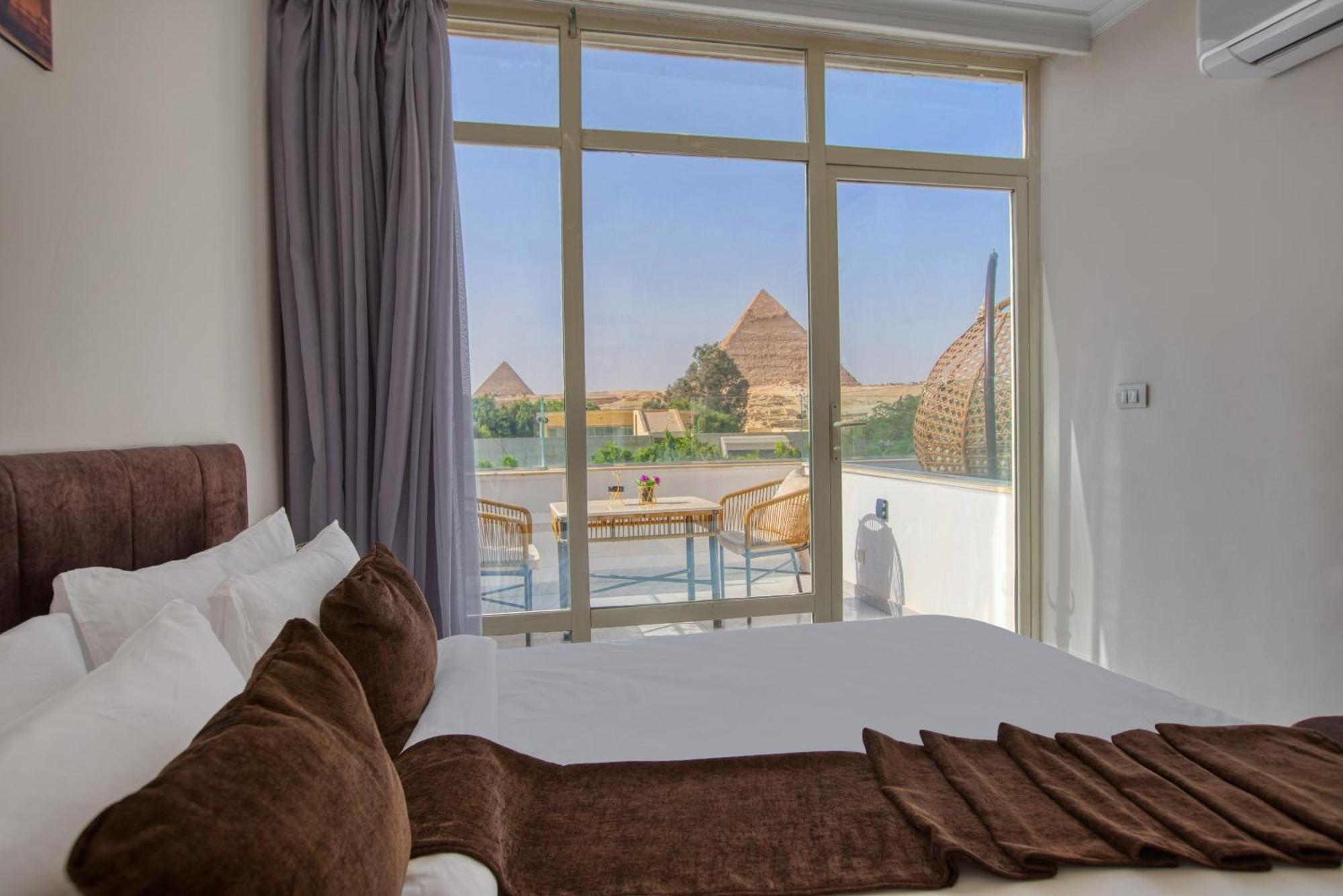 Shadow Pyramids Suites And Jacuzzi Kafrat al Jabal Exterior photo