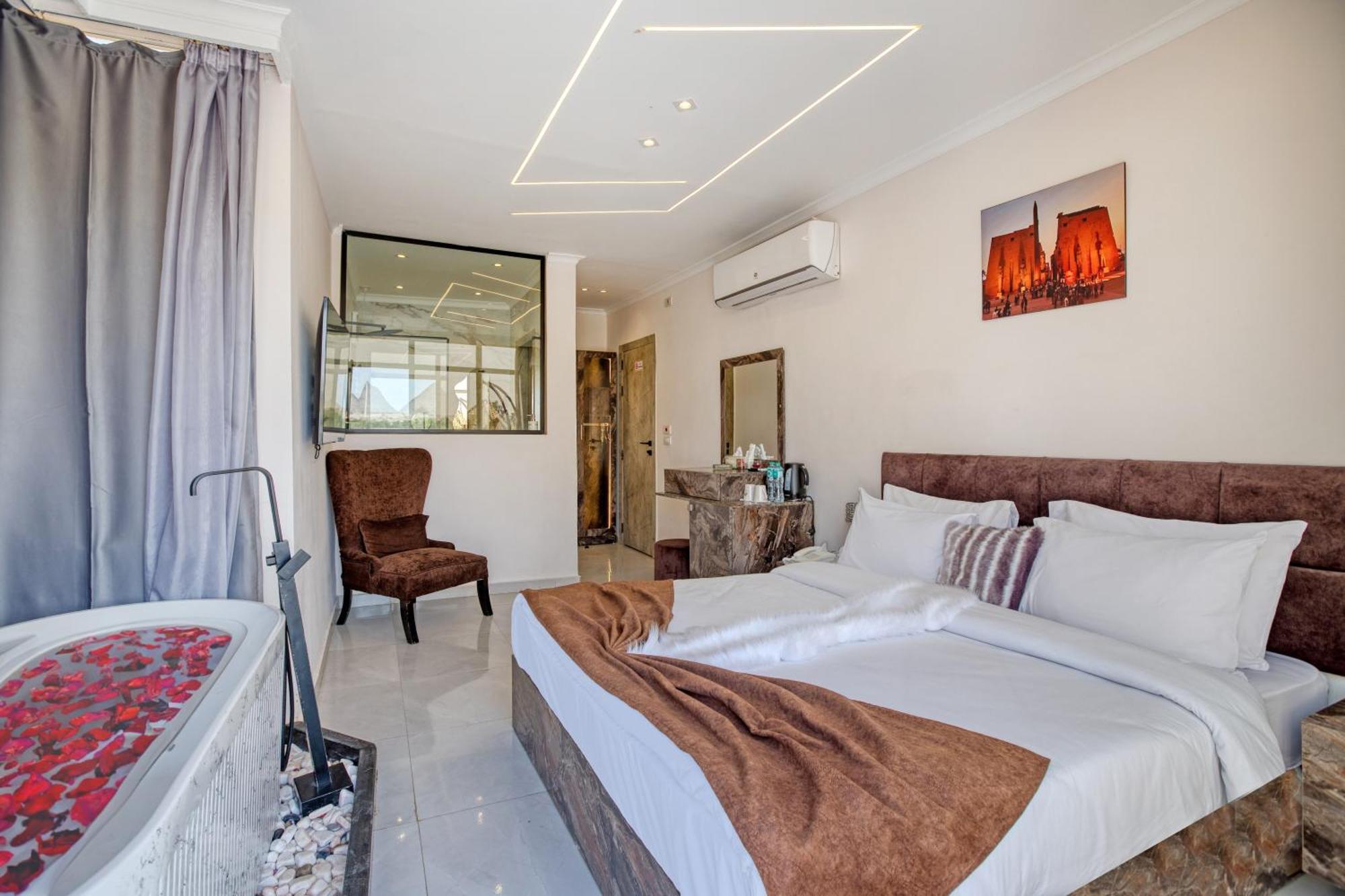 Shadow Pyramids Suites And Jacuzzi Kafrat al Jabal Exterior photo